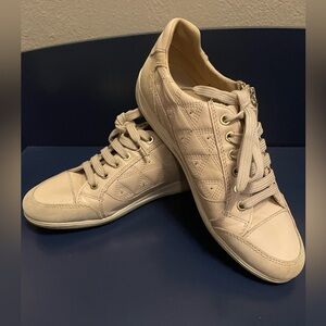 Geox Leather Sneaker- Sz 9